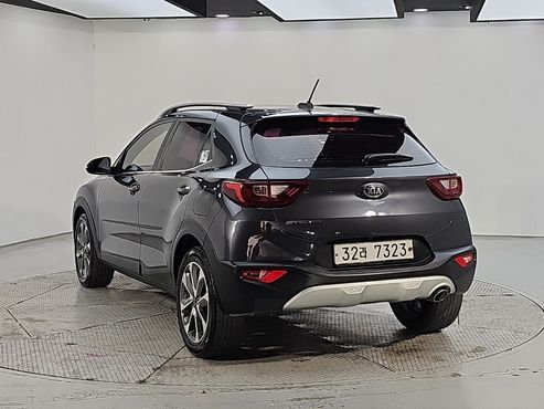 Kia Stonic Diesel 1.6 Prestige — пробег 210 545 км — фото 3 из 5