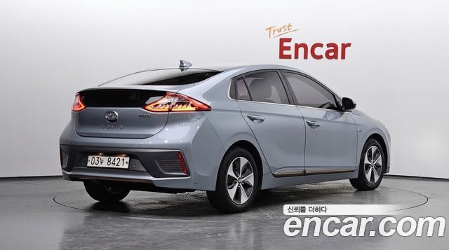 Hyundai Ioniq Q — пробег 65 934 км — фото 2 из 5