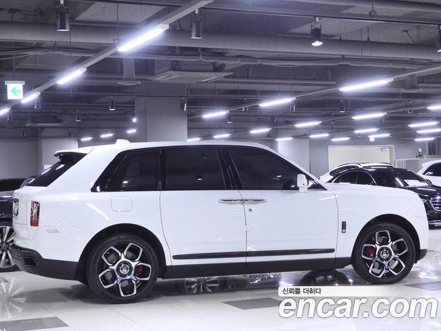Rolls-Royce Cullinan 6.7 V12 Black Badge — пробег 5 100 км — фото 2 из 5