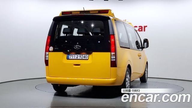 Hyundai Staria L3.5 어린이보호차 11-Seater — пробег 15 270 км — фото 4 из 5