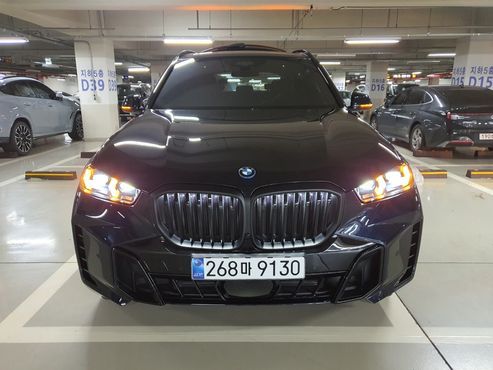 BMW X5 xDrive 50e M Sport — пробег 1 742 км — фото 1 из 5