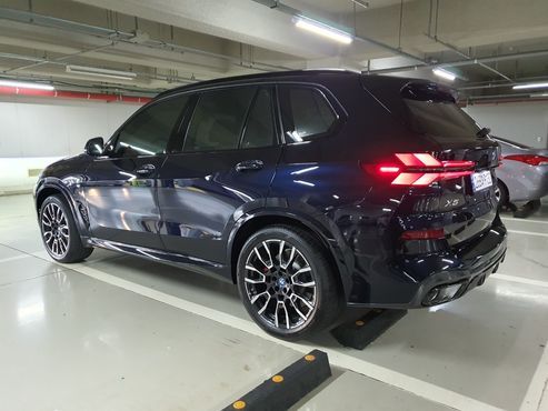 BMW X5 xDrive 50e M Sport — пробег 1 742 км — фото 2 из 5
