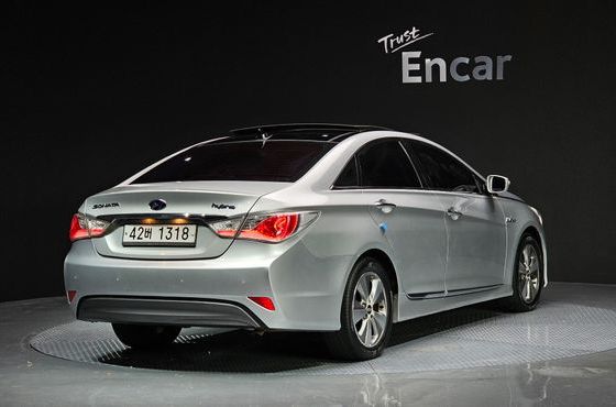 Hyundai Sonata 2.0 Royal — пробег 123 677 км — фото 2 из 5