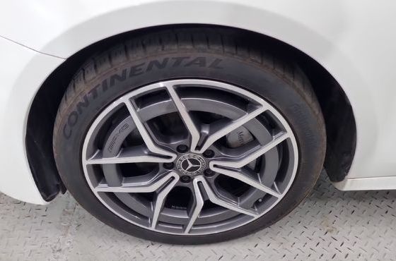 Mercedes-Benz E-Class E220d 4MATIC AMG Line — пробег 45 000 км — фото 5 из 5