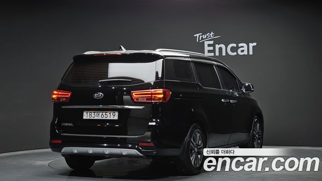 Kia Carnival из Кореи Encar