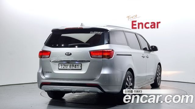 Kia Carnival 9-seater Luxury — пробег 170 538 км — фото 2 из 5