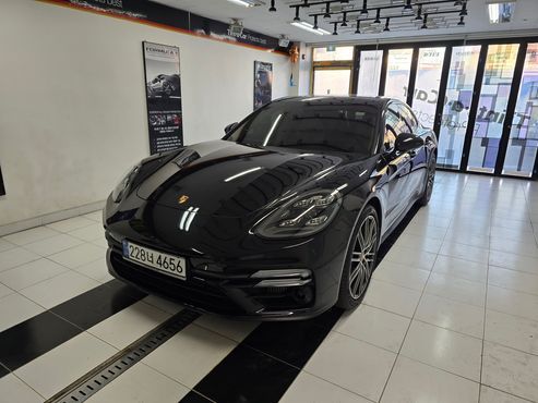 Porsche Panamera 2.9 AWD Platinum Edition — пробег 15 000 км — фото 2 из 5