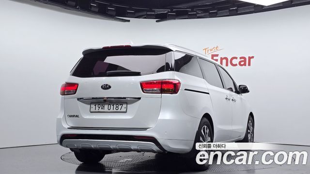 Kia Carnival из Кореи Encar