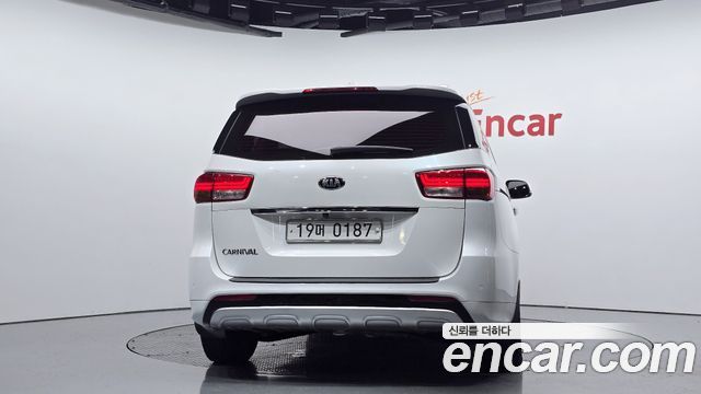 Kia Carnival из Кореи Encar