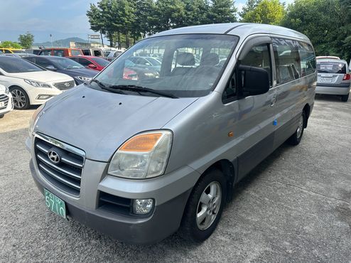 Hyundai Starex 9-Seater CRDi 2WD GRX — пробег 103 708 км — фото 1 из 5