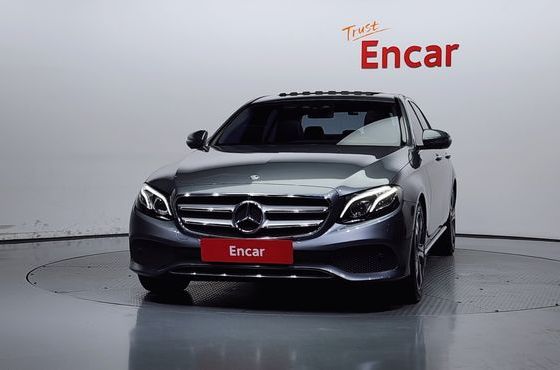 Mercedes-Benz E-Class E300 Avantgarde — пробег 68 396 км — фото 3 из 5