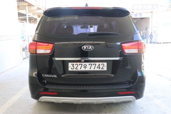 Kia Carnival 9-seater Luxury — пробег 216 592 км — фото 4 из 5