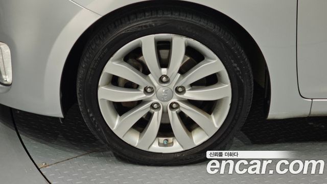 Kia Carens из Кореи Encar