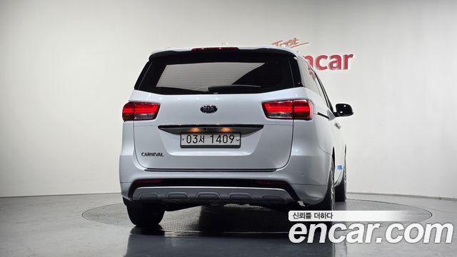 Kia Carnival из Кореи Encar