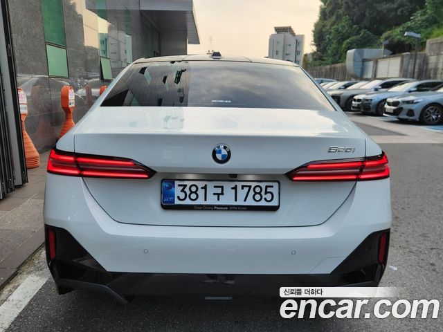 BMW 5-Series 520i M Sport — пробег 1 020 км — фото 4 из 5