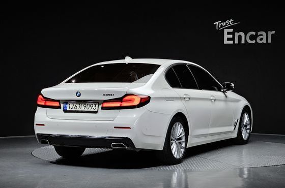 BMW 5-Series 520i Luxury — пробег 56 024 км — фото 2 из 5