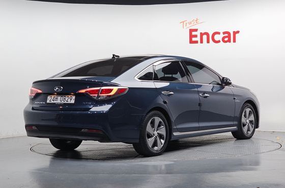 Hyundai Sonata 2.0 HEV Premium — пробег 111 905 км — фото 2 из 5