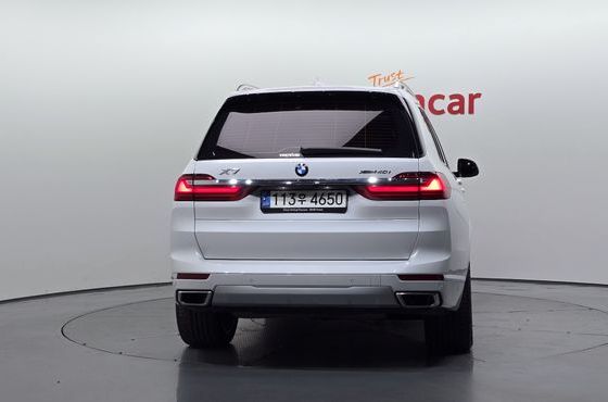 BMW X7 xDrive 40i Design Pure Excellence 6-Seater — пробег 28 932 км — фото 4 из 5
