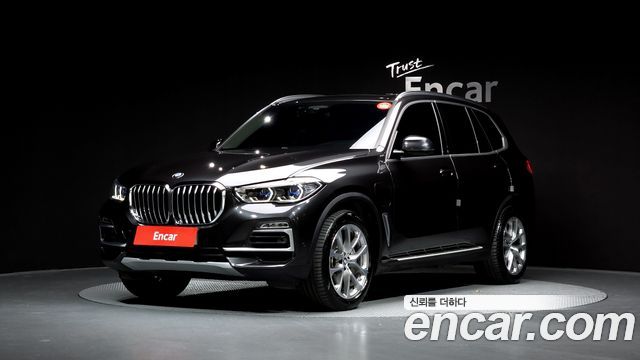 BMW X5 xDrive 45e xLine — пробег 38 952 км — фото 1 из 5