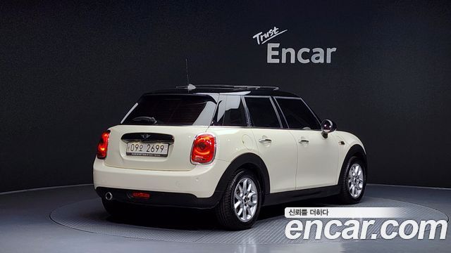 Mini Cooper 5Door HIGH 3rd — пробег 69 118 км — фото 2 из 5
