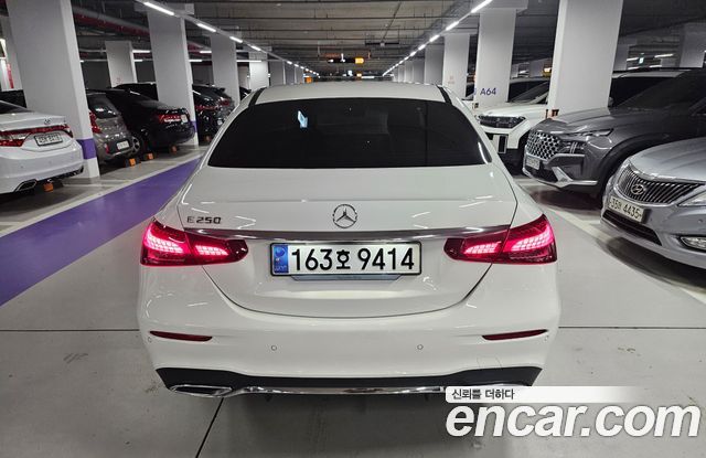 Mercedes-Benz E-Class E250 Avantgarde — пробег 33 000 км — фото 4 из 5