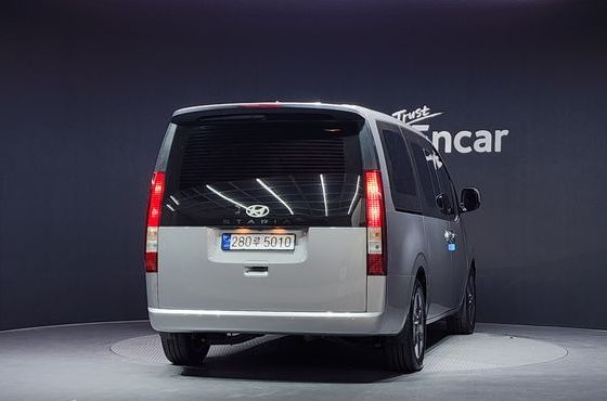 Hyundai Staria Tourer 9-Seater Modern — пробег 3 885 км — фото 4 из 5