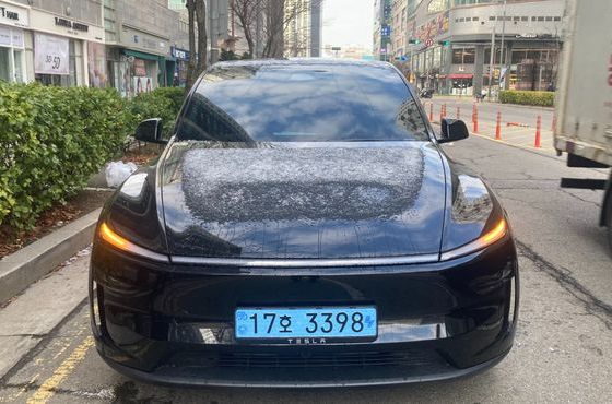Tesla Model Y RWD — пробег 300 км — фото 1 из 5