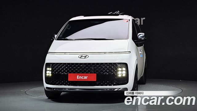 Hyundai Staria 4WD Lounge 9-Seater Inspiration — пробег 9 217 км — фото 3 из 5