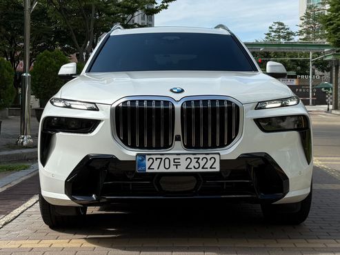 BMW X7 xDrive 40i M Sport 6STR — пробег 2 420 км — фото 1 из 5