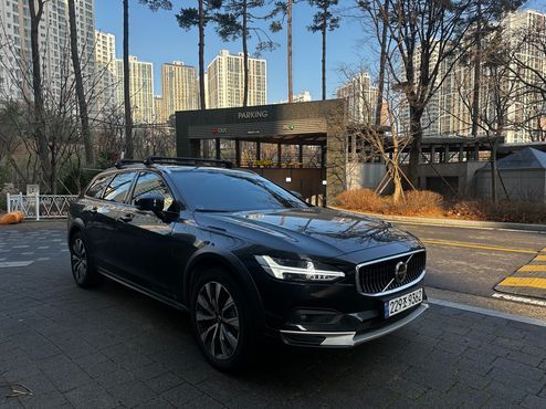 Volvo V90 B5 Ultimate AWD — пробег 22 500 км — фото 3 из 5