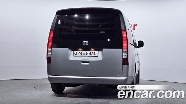 Hyundai Staria Tourer 9-Seater Modern — пробег 97 904 км — фото 4 из 5