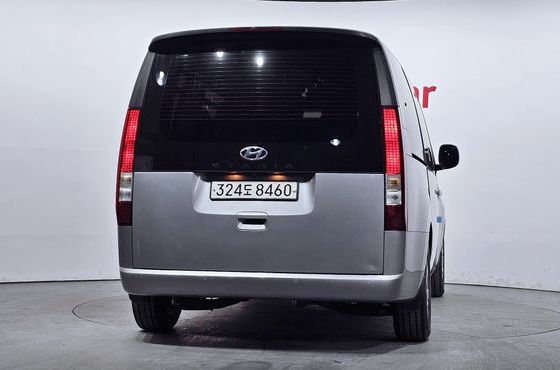 Hyundai Staria Tourer 9-Seater Modern — пробег 97 904 км — фото 4 из 5