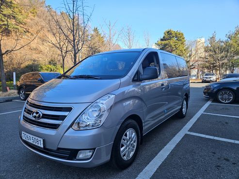 Hyundai Starex 12-Seater Wagon Smart — пробег 158 000 км — фото 1 из 5