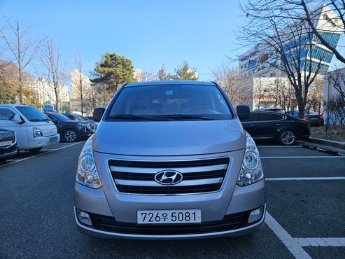 Hyundai Starex 12-Seater Wagon Smart — пробег 158 000 км — фото 2 из 5