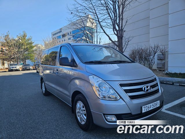 Hyundai Starex 12-Seater Wagon Smart — пробег 158 000 км — фото 3 из 5