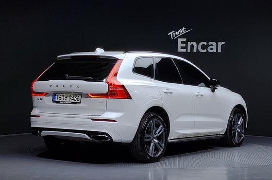 Volvo XC60 T8 R-Design — пробег 152 267 км — фото 2 из 5