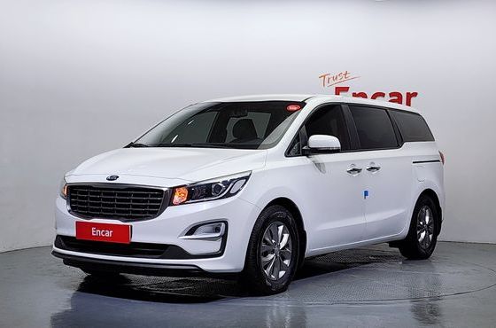 Kia Carnival 11-Seater Deluxe — пробег 121 793 км — фото 1 из 5