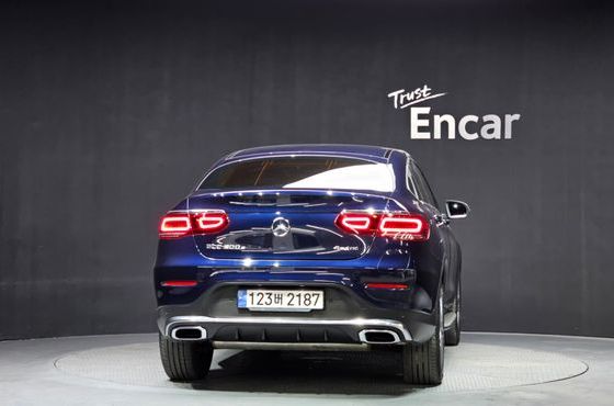 Mercedes-Benz GLC-Class GLC300e 4MATIC Coupe — пробег 27 597 км — фото 4 из 5