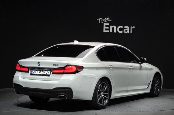BMW 5-Series 520i M Sport — пробег 70 963 км — фото 2 из 5