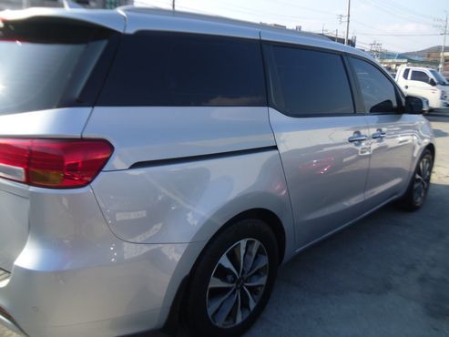 Kia Carnival 9-seater Luxury — пробег 252 527 км — фото 5 из 5