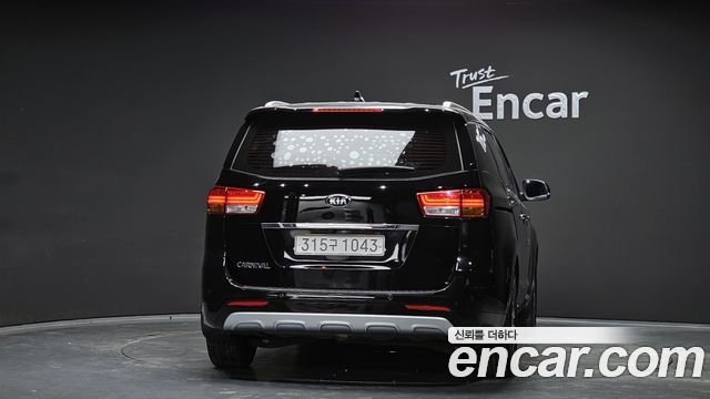 Kia Carnival из Кореи Encar