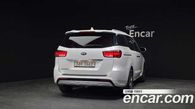 Kia Carnival из Кореи Encar