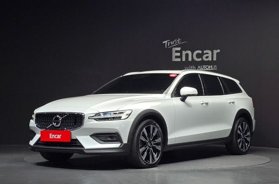 Volvo V60 B5 Pro AWD — пробег 111 040 км — фото 1 из 5