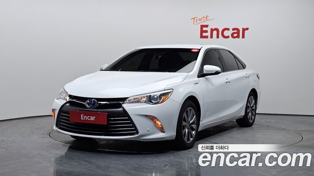 Toyota Camry Hybrid LE — пробег 96 470 км — фото 1 из 5