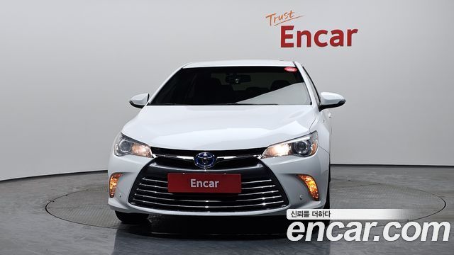 Toyota Camry Hybrid LE — пробег 96 470 км — фото 3 из 5