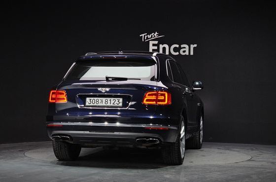 Bentley Bentayga 4.0 V8 — пробег 67 546 км — фото 4 из 5