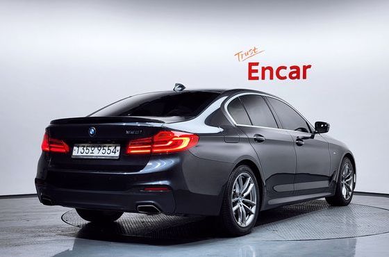 BMW 5-Series 520i M Sport — пробег 77 291 км — фото 2 из 5