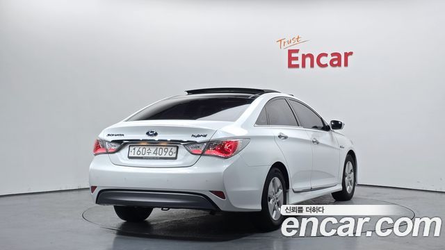 Hyundai Sonata 2.0 Premier — пробег 111 534 км — фото 2 из 5