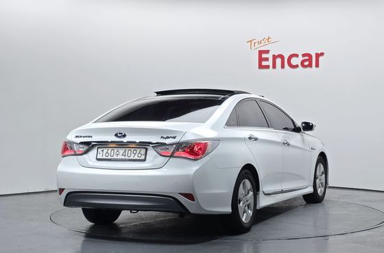 Hyundai Sonata 2.0 Premier — пробег 111 534 км — фото 2 из 5