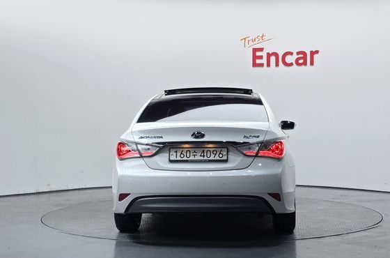 Hyundai Sonata 2.0 Premier — пробег 111 534 км — фото 4 из 5